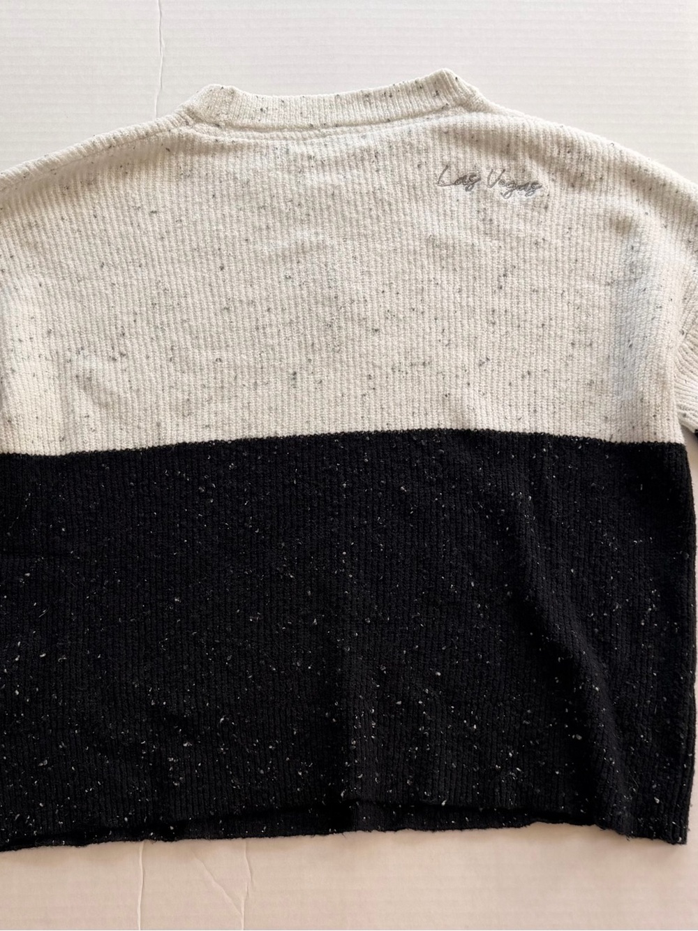 WEAR by Erin Andrews Las Vegas Raiders Colorblock Sweater XL - Picture 4 of 5